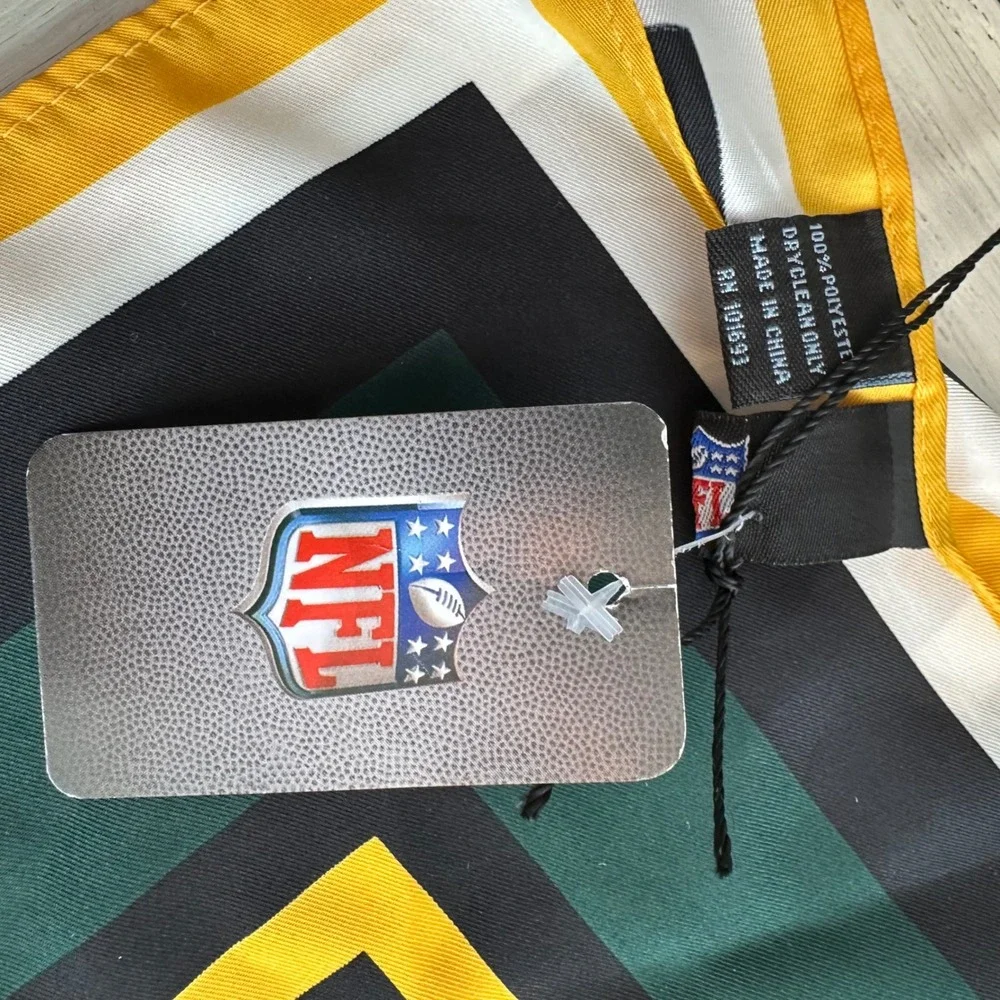 NWT Rare Vintage Green Bay Packers‎ NFL Poly Scarf Women Geo Floral Print New